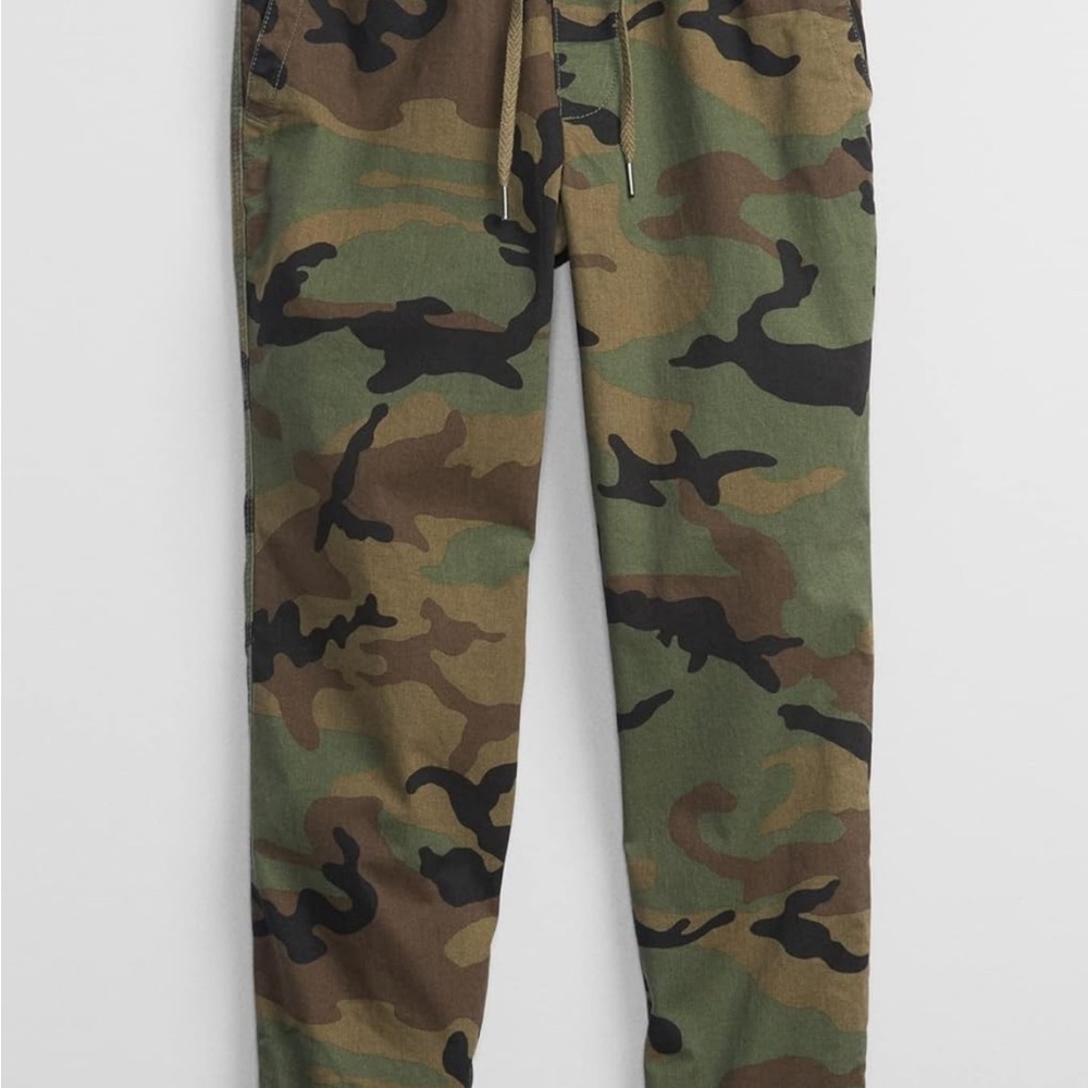 GAP Men's Essential Jogger Pant